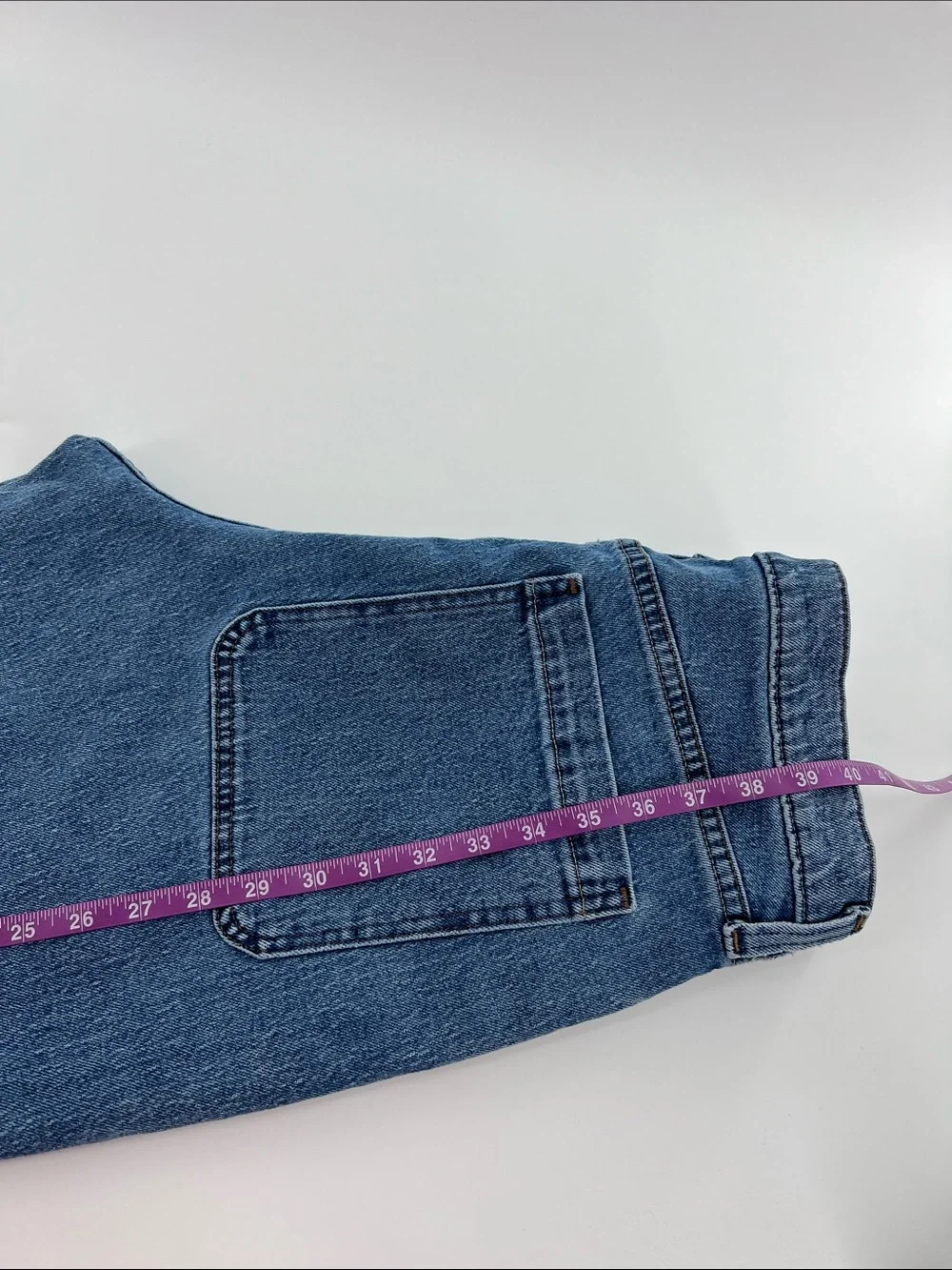 Hollister Classic Straight Leg Jeans in Medium Blue Wash staple classic skater